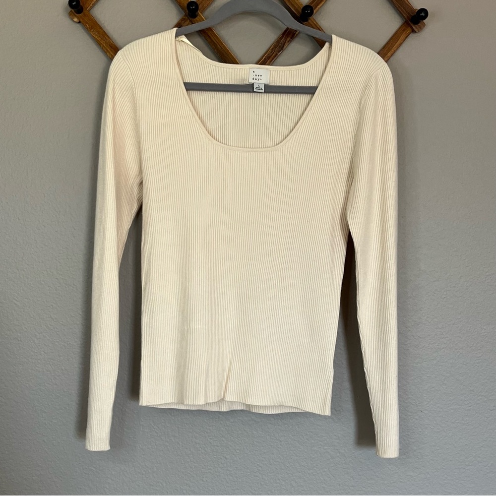 a new day Cream Long Sleeve Ribbed Top size Large